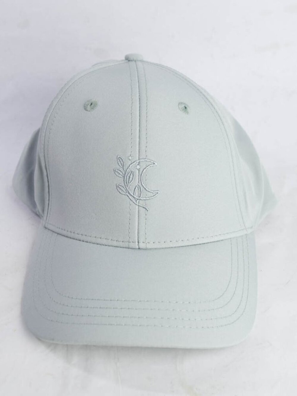 Blogilates Green High/Low Ponytail Cap Hat Pilates Running Yoga Adjustable Strap